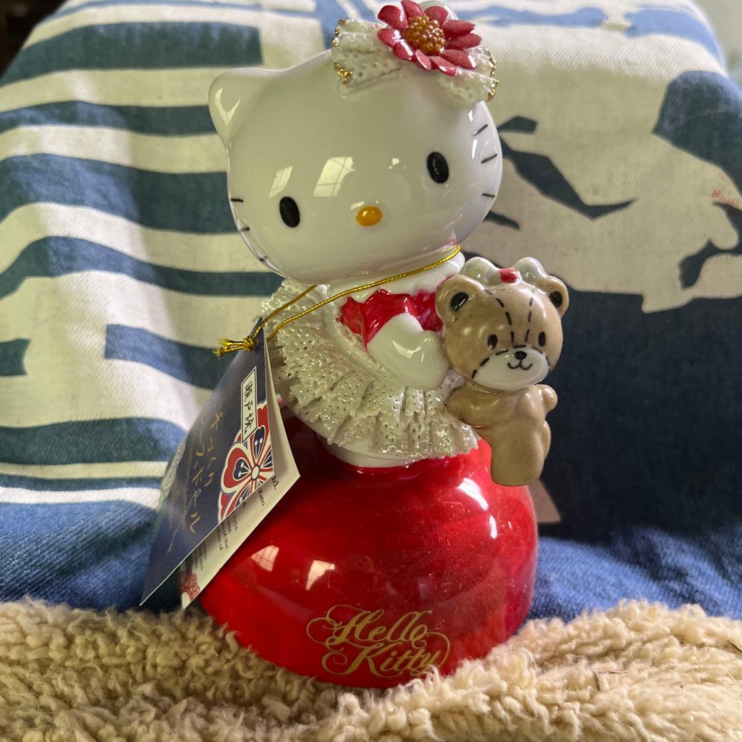 キティ35周年記念オルゴールテディベア持ち