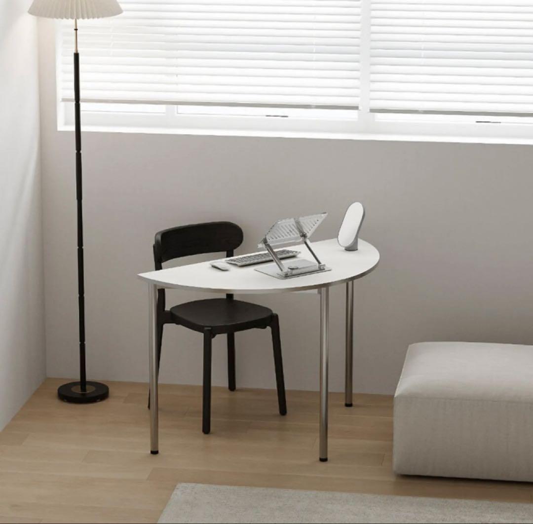 【新品未使用・送料込み】韓国風半円ダイニングテーブル